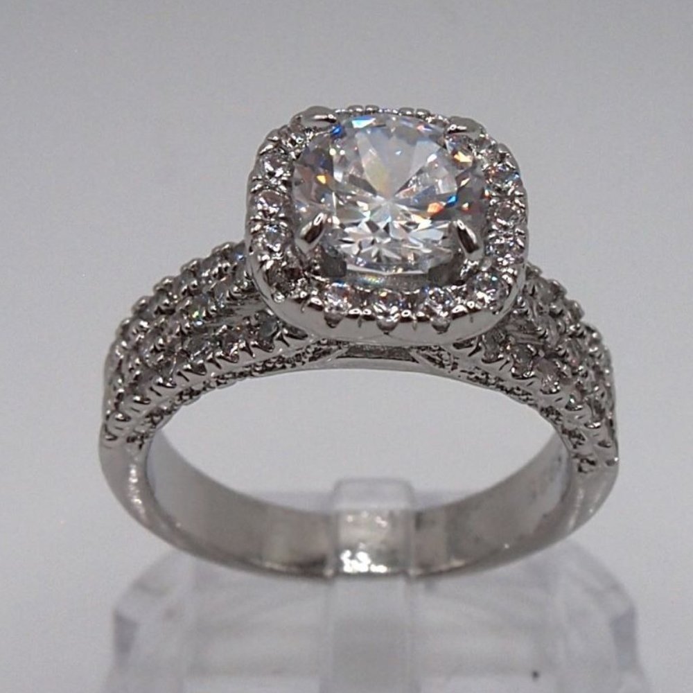 Exquisite Ladies 2.50ctw Halo Bridal Diamond Ring, 18K White Gold - Picture 3 of 13